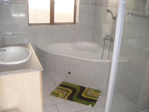 Bathroom, WatersideLiving MS11 in Aston Bay