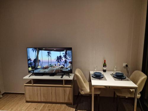 Once Pattaya Seaview Condo - Tap to explore photos