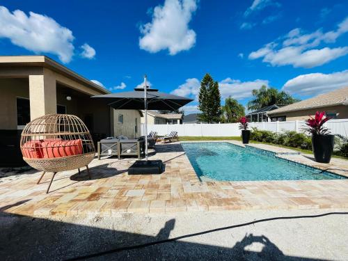 Paradise 4 Home Near Siesta Key Beach & IMG in Bradenton, USA