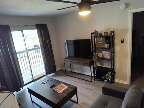 Cozy Condo in Walden with pool access in Montgomery, USA