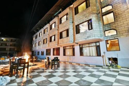 Kapoor Resort Manali by DLS Hotel