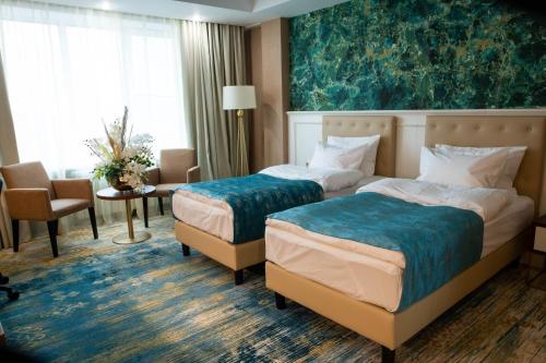 Best Western Plus Oskemen - Tap to explore photos