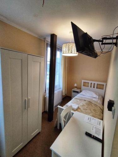 Single Room image 2