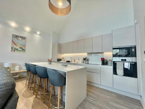 Konyha, 47 The Rest in Rest Bay