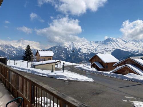 Appartement dans un chalet, résidence avec piscine