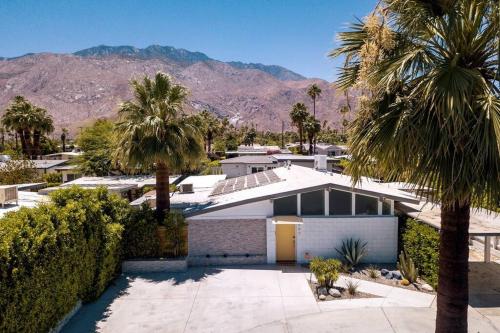 Mid-Century Gem - Pool Jacuzzi & Secret Bedroom in Palm Springs, USA