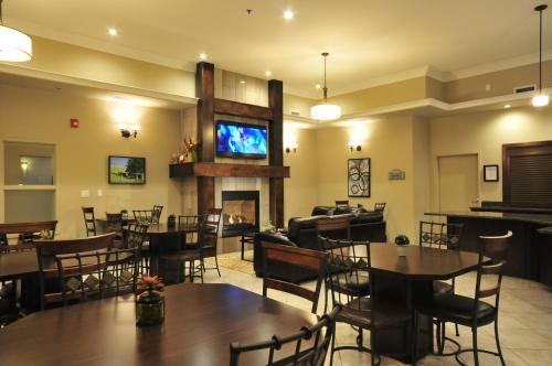 Ramada by Wyndham Emerald Park/Regina East