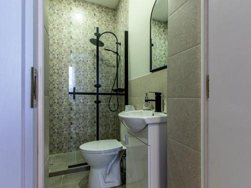 Eiffel Elegance - Stylish Sofia Apartment, Sofia (Foto 10)