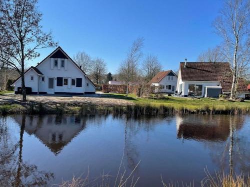  Spacious home with a garden near the Langweerder Wielen, Pension in Sint Nicolaasga bei Rohel