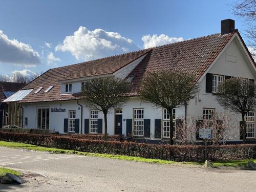 Spacious Holiday Home in Bergeijk with Garden, Ferienwohnung in Bergeyk