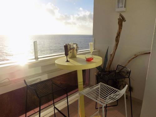 Apartment with Sea View image 10