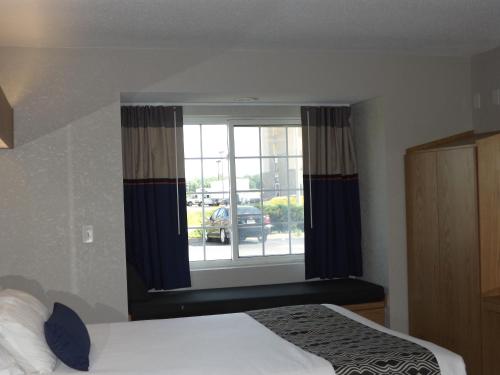 MICROTEL Inn and Suites - Ames