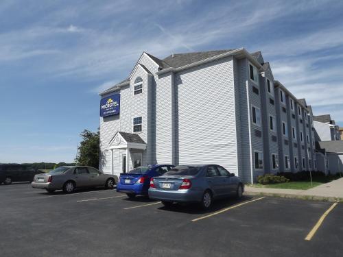 MICROTEL Inn and Suites - Ames