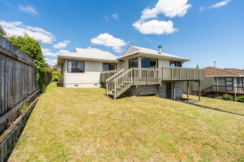 Richmond Views - Lake Taupo Holiday Home