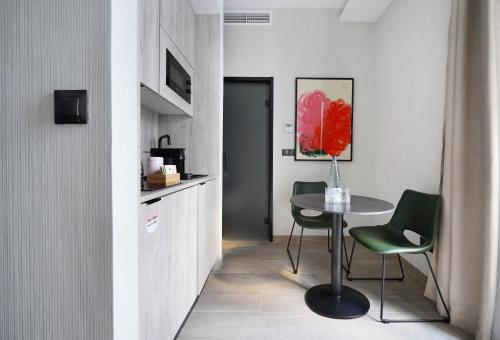 Numa Madrid Luna - image 3