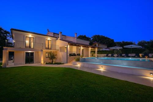 Villa Fierra by IstriaLux in 薩維舍亞