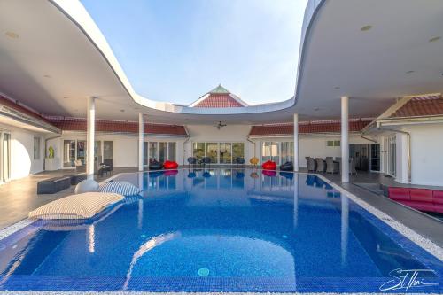 ST Thai pool villa