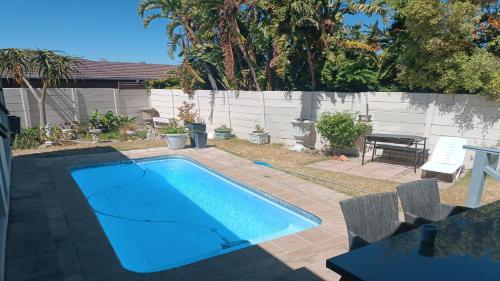 Crystalvilla Guesthouse - image 2