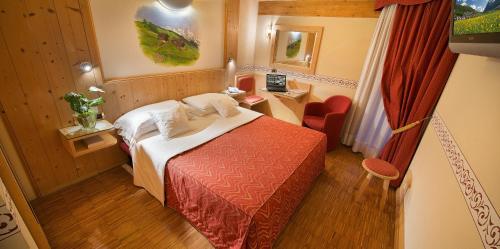 Double or Twin Room room in Hotel Baita Montana