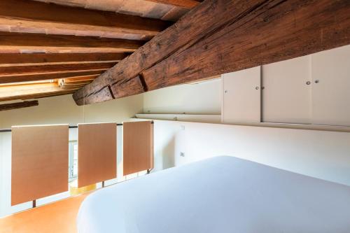 1 Bedroom Apartment with Sofa Bed - Duplex - No Kitchen image 7