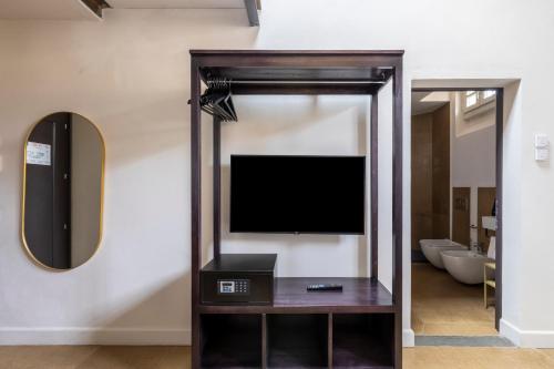 1 Bedroom Apartment with Sofa Bed - Duplex - No Kitchen image 6