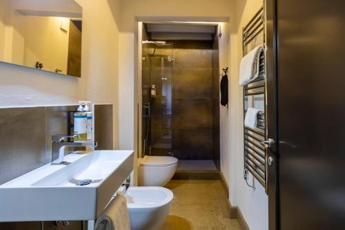 2 Bedroom Apartment with Sofa Bed image 2