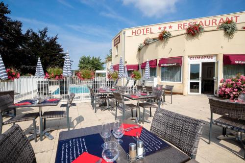 ระเบียง/ชานเรือน, Authentic by balladins Dijon / Marsannay-la-Cote in มาร์ซ็อง ลา โกต