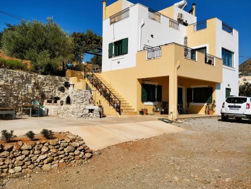 Το σπίτι που σε ταξιδεύει (The dream boat house)., Agia Galini (Foto 4)