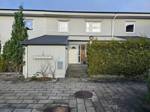 숙소 외관, 3Br House Sleeps 7 with Balcony-Garden-Bbq-FreeP in 에릭스펠트