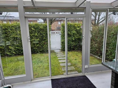 3Br House Sleeps 7 with Balcony-Garden-Bbq-FreeP in 에릭스펠트