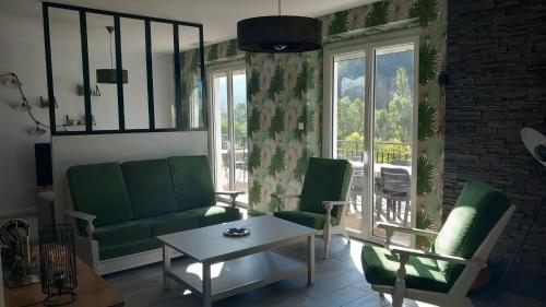 Le Maricou 120m2 totalement rénové terrasse 40m2 (Le Maricou 120m2 totalement renove terrasse 40m2) in 迪瓦地區沙蒂隆
