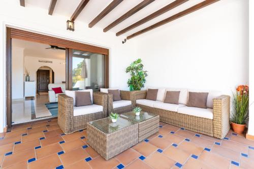 Erkély/terasz, Finca San Antonio - Apartment with pool views near Mijas Pueblo in Los Espartales