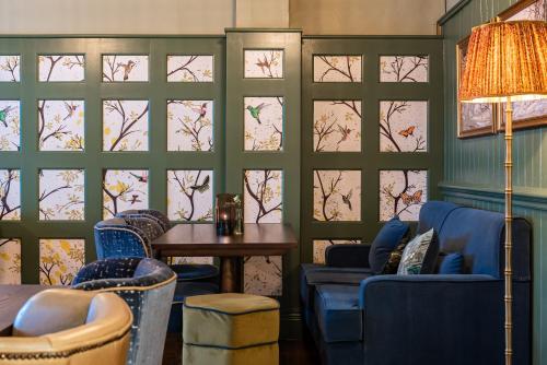 Innkeeper's Lodge Weybridge - image 7