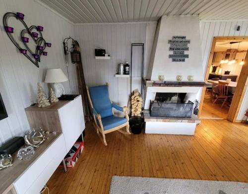 Høstkos og ro på Budor, 4 roms hytte med peis og wifi (Høstkos og ro pa Budor, 4 roms hytte med peis og wifi) in เอลเวรุม