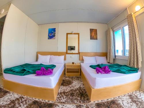Deluxe Double or Twin Room with Sea View image 10