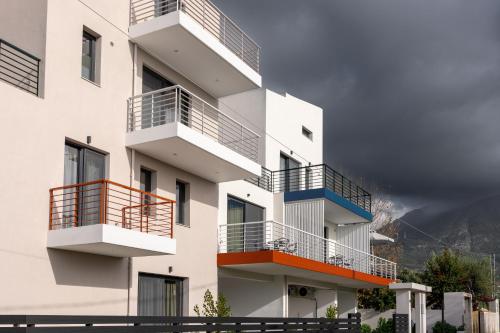 Pagani Green - Luxury Maisonette I2 in Pharae