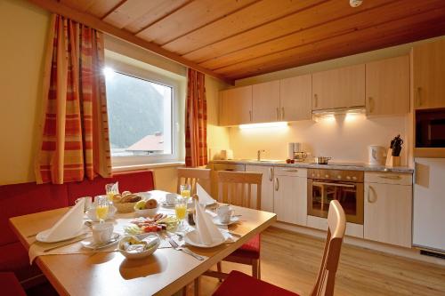 Kitchen, Scheulinghof in Mayrhofen