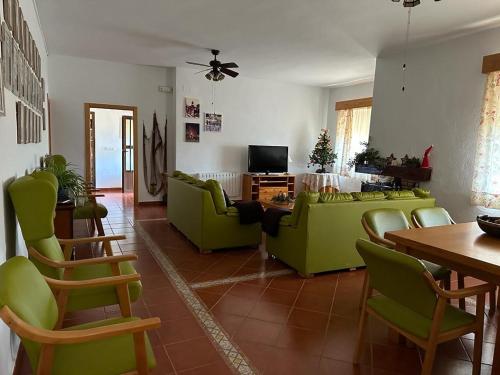 Közös társalgó / TV, La casa barata, casa rural in Herrera De Alcantara