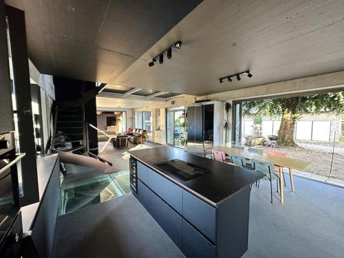Maison Campagne Pisé Architecte Loft Contemporain gîte à louer Ternes
