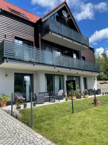 Z Widokiem Apartamenty - apartamenty z widokiem na góry i zewnętrzną balią, Шклярска-Поремба