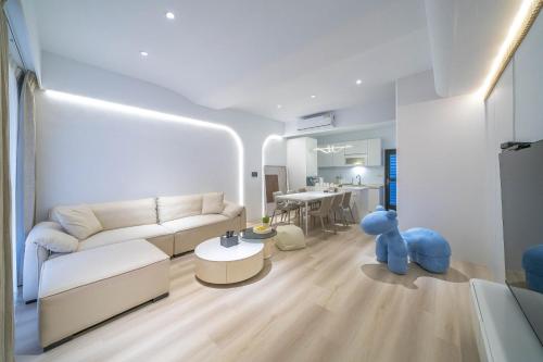 放慢3館 近山左民宿 6-12人, 只接一組客人, 按人數開放房間 放慢3館 近山左民宿 6-12人, 只接一組客人, 按人數開放房間