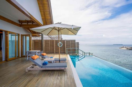 Emerald Faarufushi Resort & Spa