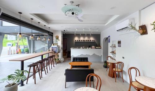 日月潭日月對白民宿 Sun Moon Between