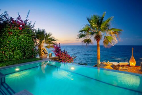 2 bedrooms, 4 beds