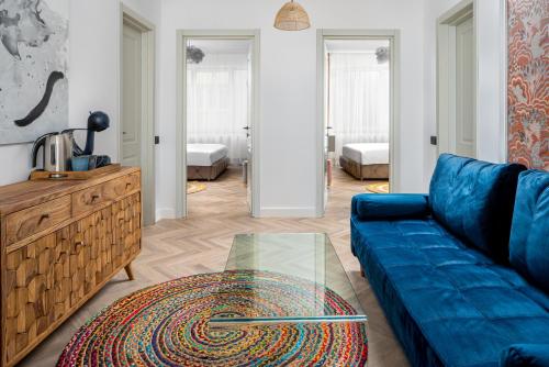 Siesta Boutique Smart Suites - Tap to explore photos