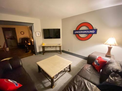 Red Door - The London Maisonette in London, USA