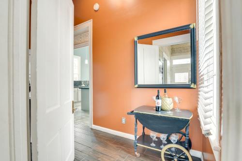 Galveston Getaway with Patio Near Porretto Beach!