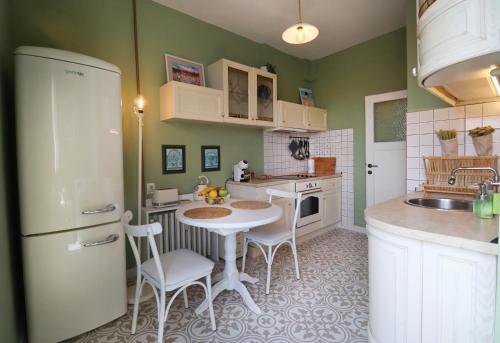 Spacious and Central Vintage - Modern Apartment, Sofia (Foto 6)
