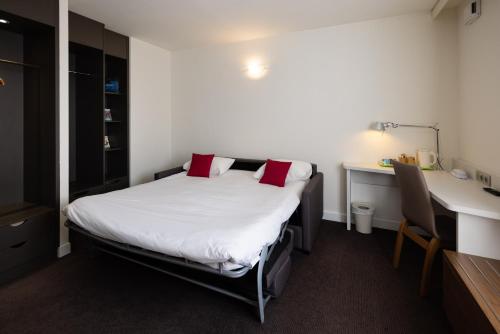 2 double beds