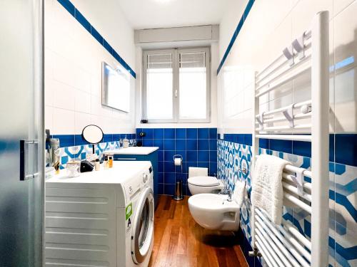 UNIQUE House - 3 Bedrooms & 2 Bathrooms with 4 Beds - 100 meters to the Metro A, Rzym (zdjęcie 9)